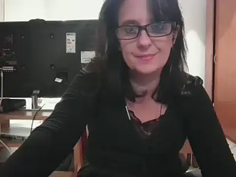 Snapshot of ClaudyGeryn chatting on 12.13.24 ClaudyGeryn online show from 12.13.24