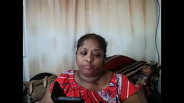 Snapshot of Indiantasha chatting on 02.04.25 Indiantasha online show from 02.04.25