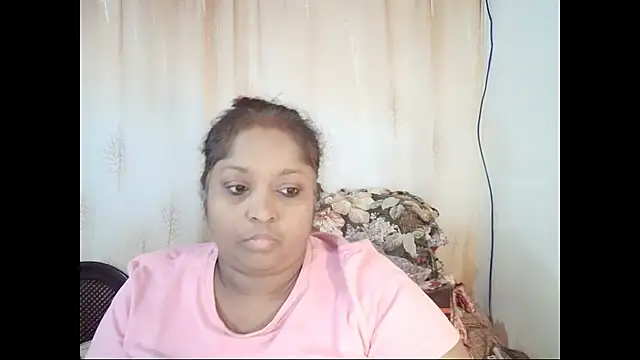 Snapshot of Indiantasha chatting on 02.05.25 Indiantasha online show from 02.05.25