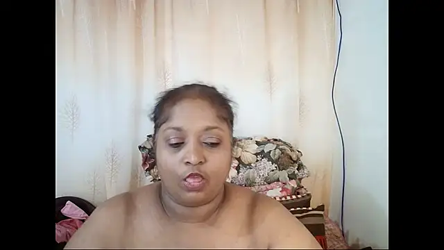 Snapshot of Indiantasha chatting on 02.05.25 Indiantasha online show from 02.05.25