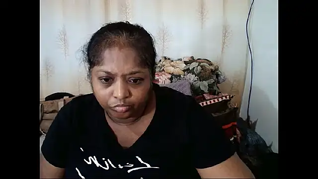 Snapshot of Indiantasha chatting on 02.06.25 Indiantasha online show from 02.06.25