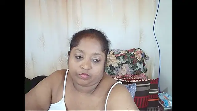 Snapshot of Indiantasha chatting on 02.13.25 Indiantasha online show from 02.13.25