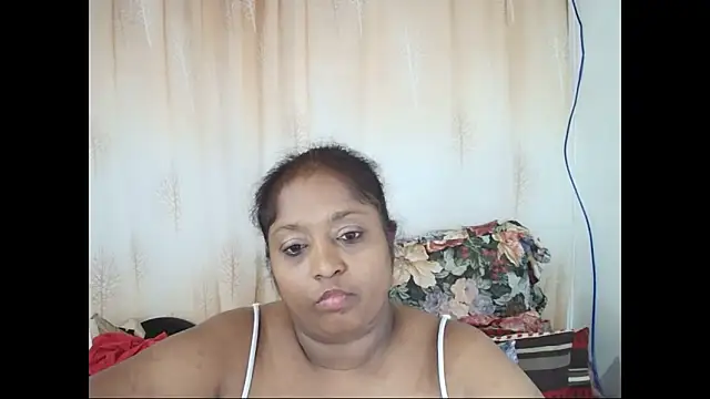 Snapshot of Indiantasha chatting on 02.13.25 Indiantasha online show from 02.13.25