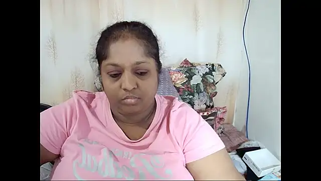Snapshot of Indiantasha chatting on 02.20.25 Indiantasha online show from 02.20.25