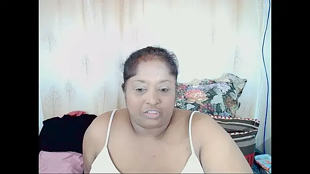 Snapshot of Indiantasha chatting on 03.12.25 Indiantasha online show from 03.12.25