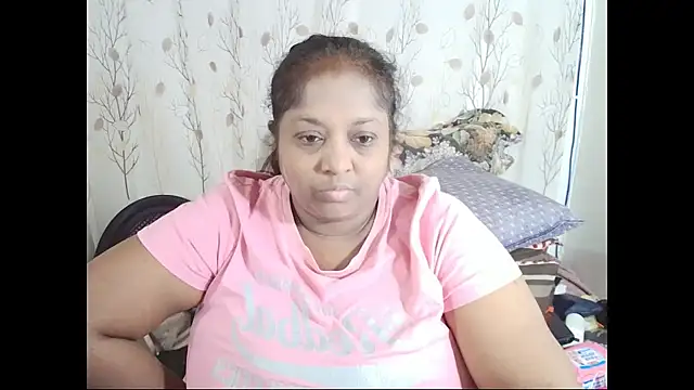 Snapshot of Indiantasha chatting on 09.12.25 Indiantasha online show from 09.12.25