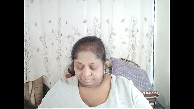 Snapshot of Indiantasha chatting on 09.26.25 Indiantasha online show from 09.26.25