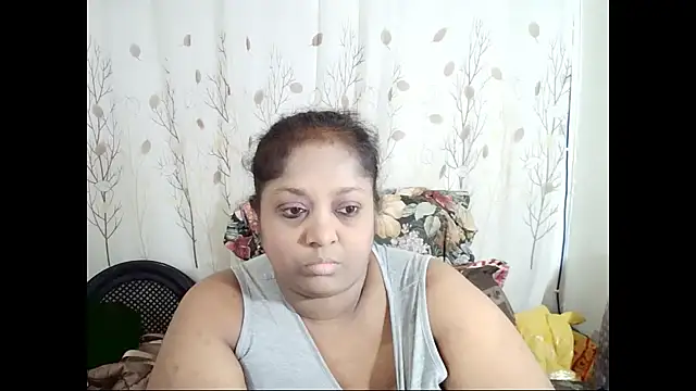 Snapshot of Indiantasha chatting on 09.28.25 Indiantasha online show from 09.28.25