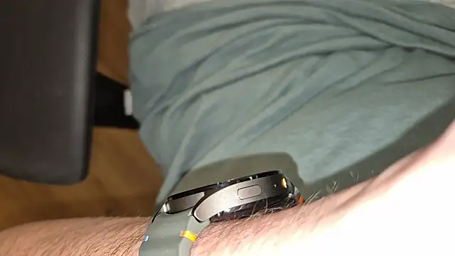 Snapshot of -luckybong- chatting on 02.21.25 -luckybong- online show from 02.21.25