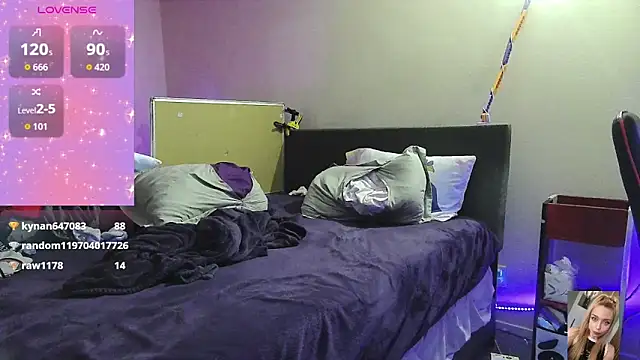 Blondiewithanass online show from 10.18.25