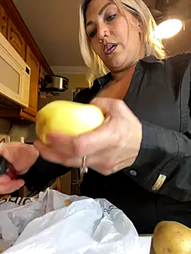 LittleMissEeve online show from 11.04.25