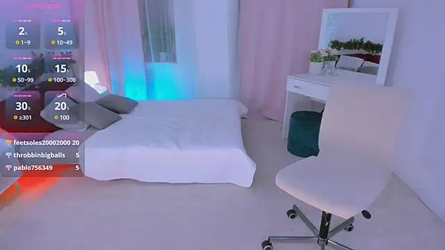 Laly Peach online show from 12.21.24