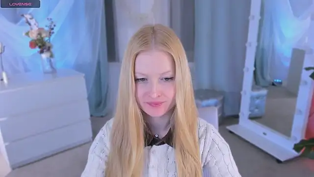 Laly Peach online show from 01.28.25