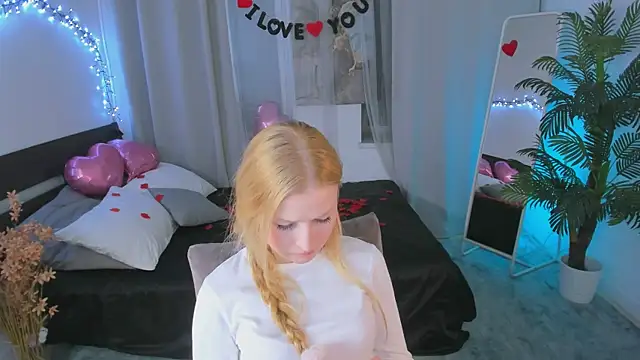 Laly Peach online show from 02.17.25