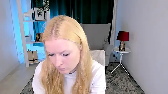 Snapshot of Laly_Peach chatting on 07.03.26 Laly Peach online show from 07.03.26