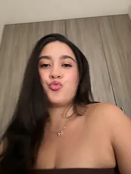 Snapshot of Nina_lovi chatting on 06.14.26 Nina lovi online show from 06.14.26