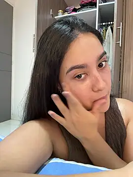 Snapshot of Nina_lovi chatting on 06.21.26 Nina lovi online show from 06.21.26