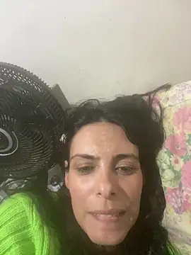 Snapshot of Sarah-safada chatting on 05.24.26 Sarah-safada online show from 05.24.26