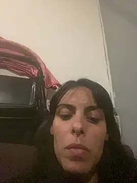 Snapshot of Sarah-safada chatting on 05.27.26 Sarah-safada online show from 05.27.26
