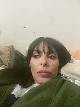 Snapshot of Sarah-safada chatting on 05.30.26 Sarah-safada online show from 05.30.26