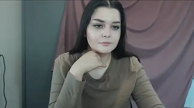 Snapshot of ohhhMie chatting on 02.09.25 ohhhMie online show from 02.09.25