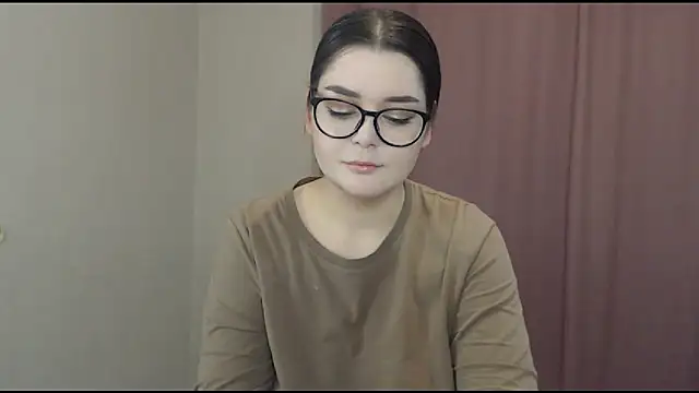 Snapshot of ohhhMie chatting on 03.01.25 ohhhMie online show from 03.01.25