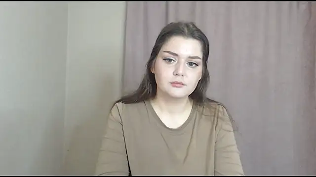 Snapshot of ohhhMie chatting on 10.20.25 ohhhMie online show from 10.20.25