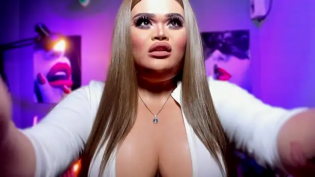 KarolinaThompson online show from 09.25.25