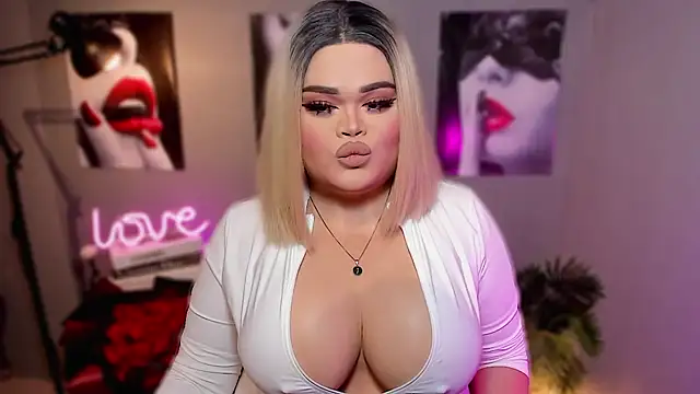 KarolinaThompson online show from 10.22.25