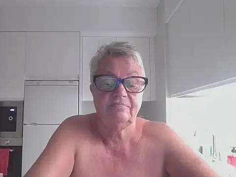 GrannyChrissy68 online show from 10.12.25