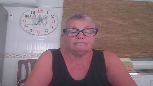 GrannyChrissy68 online show from 10.30.25