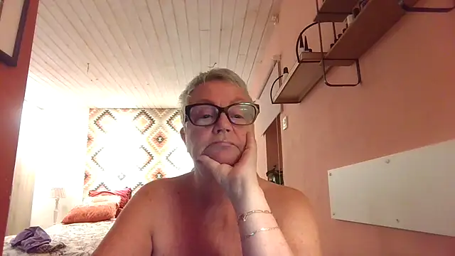 GrannyChrissy68 online show from 12.01.25