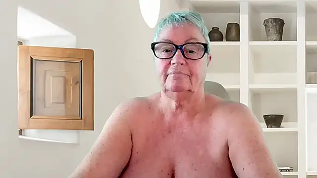 Snapshot of GrannyChrissy68 chatting on 06.18.26 GrannyChrissy68 online show from 06.18.26