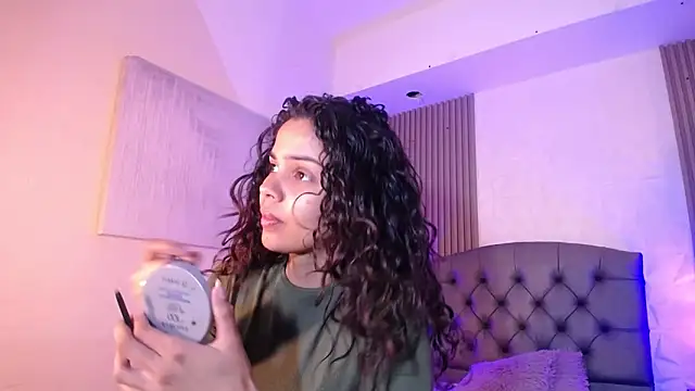 Snapshot of ximena_diaz chatting on 02.20.25 ximena diaz online show from 02.20.25