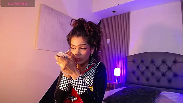 Snapshot of ximena_diaz chatting on 03.06.25 ximena diaz online show from 03.06.25