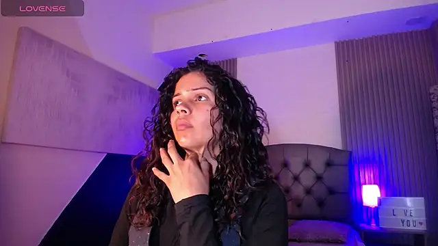 Snapshot of ximena_diaz chatting on 03.12.25 ximena diaz online show from 03.12.25