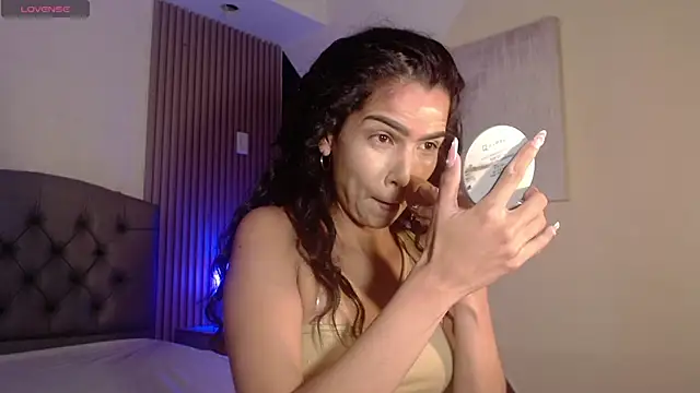 Snapshot of ximena_diaz chatting on 10.01.25 ximena diaz online show from 10.01.25