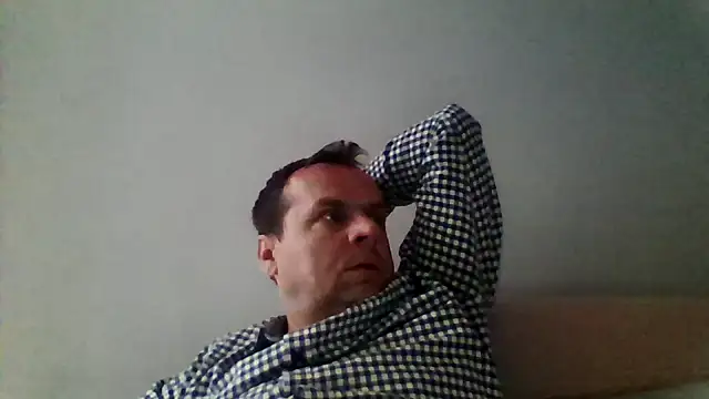 Snapshot of grzes19763 chatting on 04.05.26 grzes19763 online show from 04.05.26