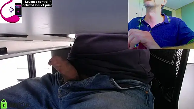 Snapshot of pliko chatting on 05.26.26 pliko online show from 05.26.26