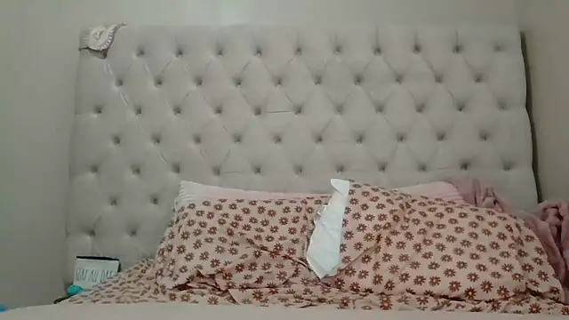 Snapshot of beautylovess chatting on 01.17.26 beautylovess online show from 01.17.26