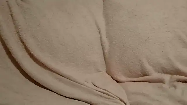 Snapshot of beautylovess chatting on 02.23.26 beautylovess online show from 02.23.26