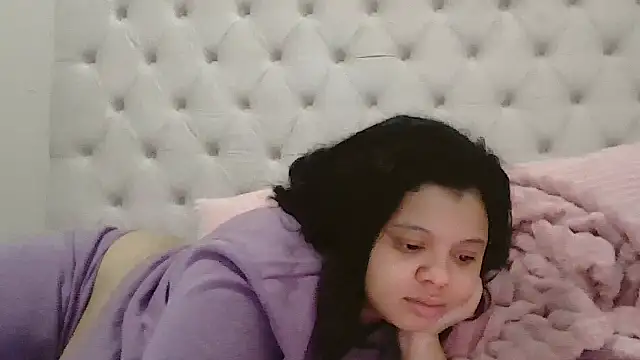 Snapshot of beautylovess chatting on 02.26.26 beautylovess online show from 02.26.26