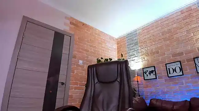 Snapshot of SteveTiger chatting on 01.19.25 SteveTiger online show from 01.19.25