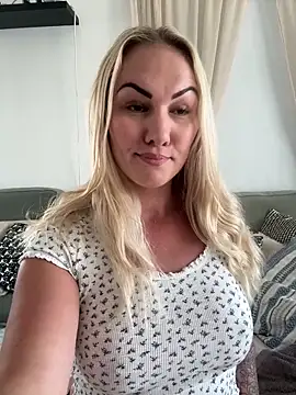 Snapshot of NastyMilf_ chatting on 11.24.25 NastyMilf online show from 11.24.25