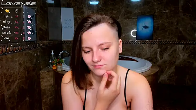 MelindaTin online show from 11.12.25