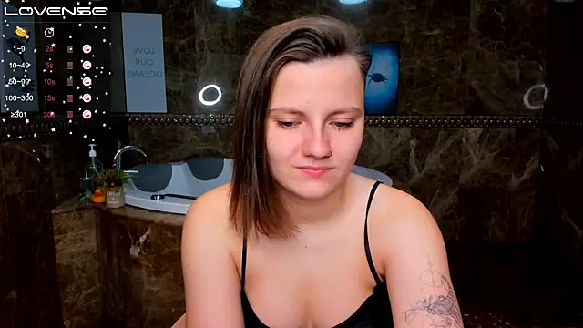 MelindaTin online show from 11.16.25