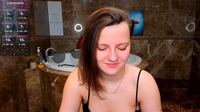 Snapshot of MelindaTin chatting on 02.02.26 MelindaTin online show from 02.02.26