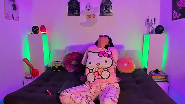 Snapshot of LillyCandy chatting on 10.20.25 LillyCandy online show from 10.20.25