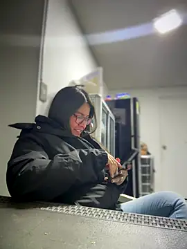 Ixchel Anaid online show from 09.15.25