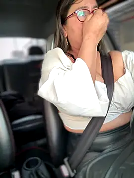 Ixchel Anaid online show from 09.16.25